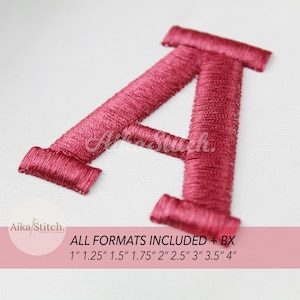 Può includere: Lettera "A" ricamata in una tonalità rosso intenso, con un aspetto strutturato e cucito. L'immagine include il testo "Aika Stitch" e "ALL FORMATS INCLUDED + BX" con dimensioni da 2,5 cm a 10 cm.