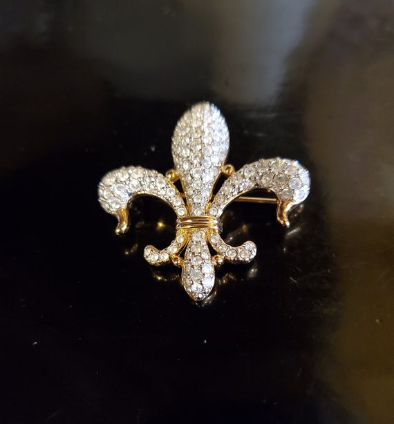 Fleur de lis pin - image 1