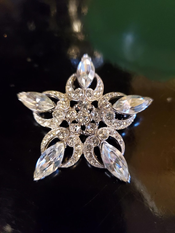 CHANEL シャネル ブローチ ボールチェーン スター Chanel brooch logo star - Gem