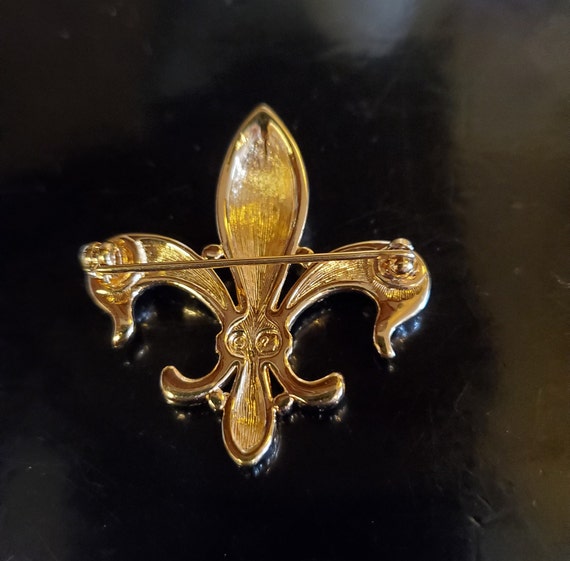 Fleur de lis pin - image 3