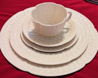 Lenox: Hawthorne White Collection