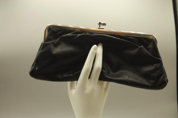 Basic black leather clutch - image 4