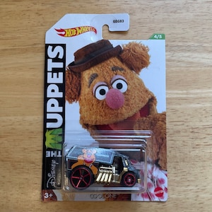 Fozzie Bear, 2000s Muppet Show Cool-One from Hot Wheels NEW IN PACKAGE