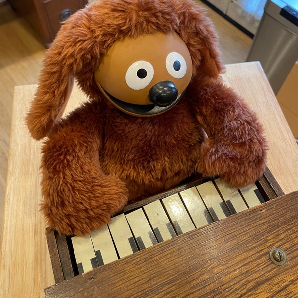 Rowlf the Dog, paquete de felpa Muppet Show de la década de 1980 con piano de juguete Asahi antiguo UNIQUE COMBO
