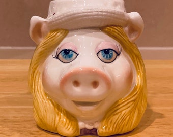 Miss Piggy, 1970s Muppet Show coffee mug by Sigma the Tastesetter PRISTINE CONDITION