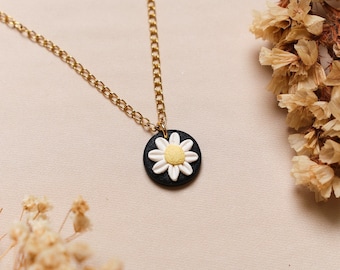 daisy necklace, black daisy pattern jewelry, cute floral minimalist necklace, original handmade gift accesories