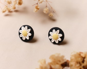 daisy studs, black daisy pattern jewelry, cute spring floral earrings, original handmade gift accesories