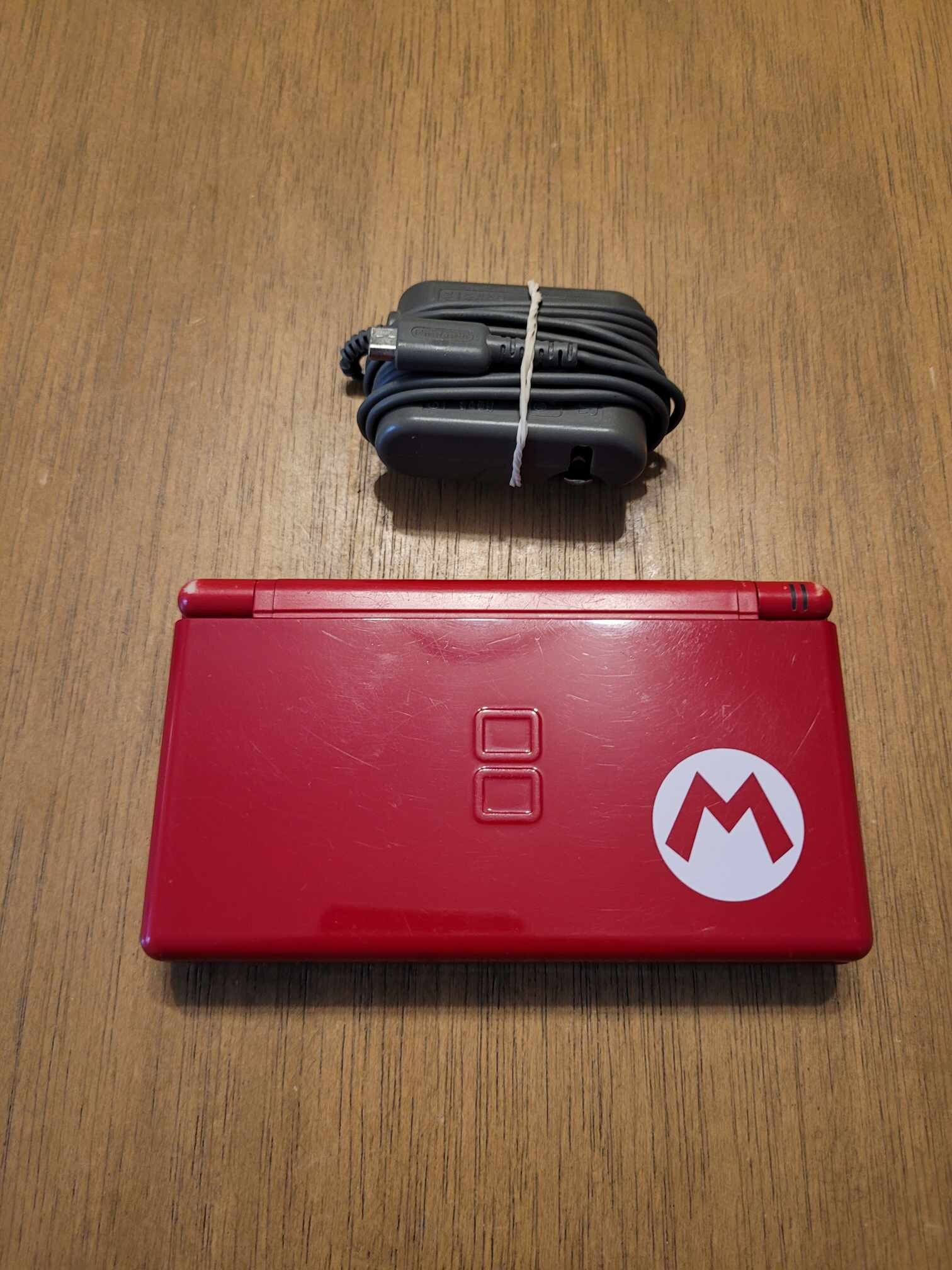 Nintendo Dsi XL Mario Limited Edition. Met 500 Games. 