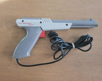Nintendo NES Zapper *Tested & Authentic*