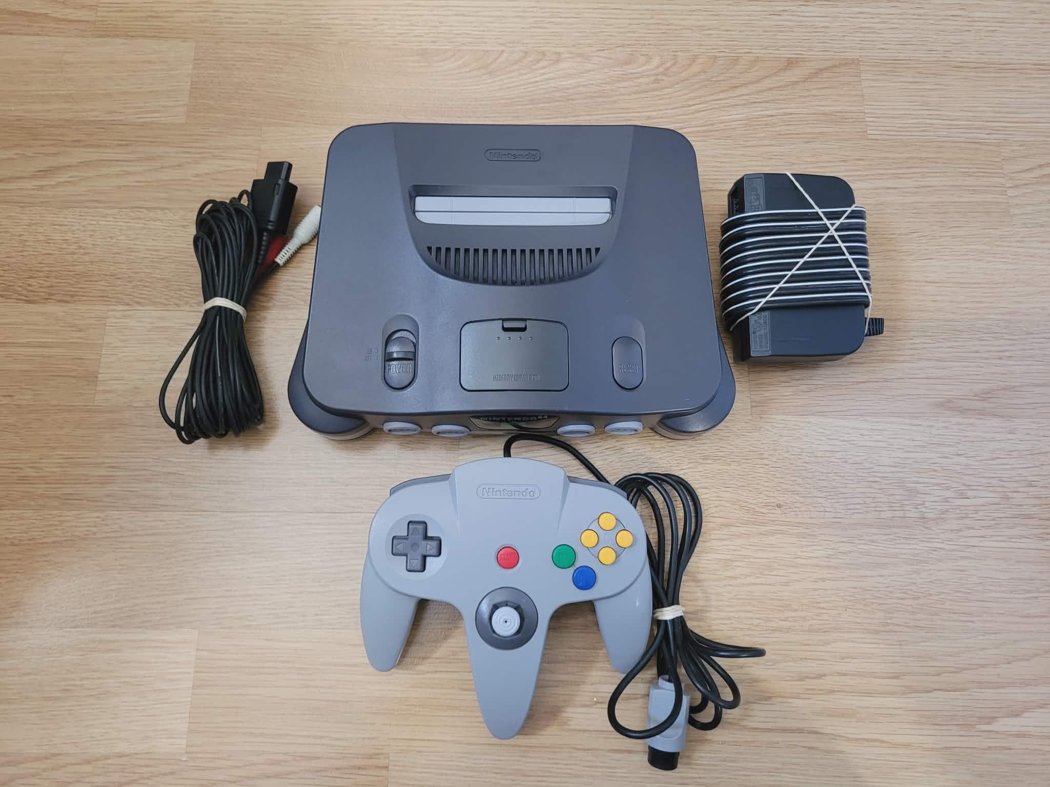 Nintendo 64 Console + Gray Controller + Cables! *tested