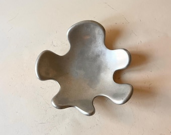 Bol de aluminio vintage de los años 70, plato central biomórfico