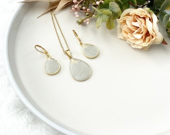 Goldenes Schmuckset mit Betonkern - Edelstahl Fassungen - Edelstahl Kette - Concrete Schmuck, Zement Schmuck, Handgemacht, Weihnachten