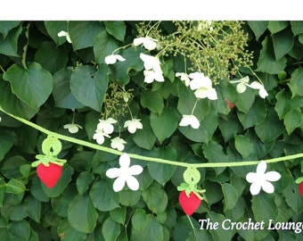 Crochet Strawberry and Daisy Summer Garland/Bunting