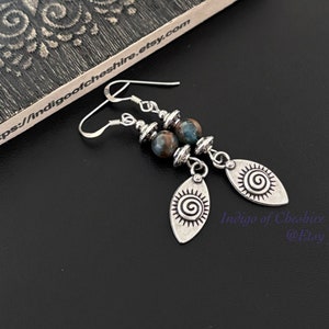 Boho baumeln Ohrringe, Boho Ohrringe, ethnischen Tropfen Ohrringe, antike Silber Ohrringe, blau grau Ohrringe, Boho Schmuck UK, Perlen