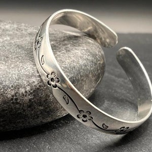 Boho Silver Bangle, Cuff Bracelets for Women, Tibetan Silver Adjustable Bracelet, Flower Ethnic Bracelet, Bohemian Bracelets, Statement