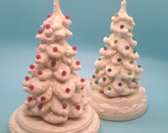 Home Decor, Christmas Trees, Holiday Trees, Ceramic Evergreen Trees, White Ceramic Trees, Red Or Green Acrylic Beads, Holland Molds, 1970s