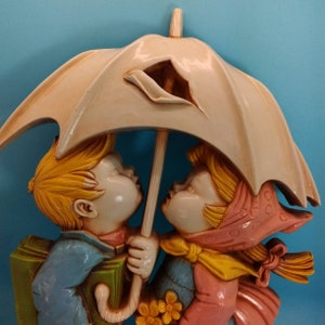 Gallery Wall Art, Boy And Girl, Hole In Umbrella, 3D Wall Decal, Wall Hanging, Makers Mark, Dart Industries, Homco, Made in USA, 1977, vtg image 7