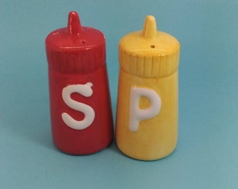 Vintage Ketchup and Mustard Salt Pepper Shakers, Japan 1970s