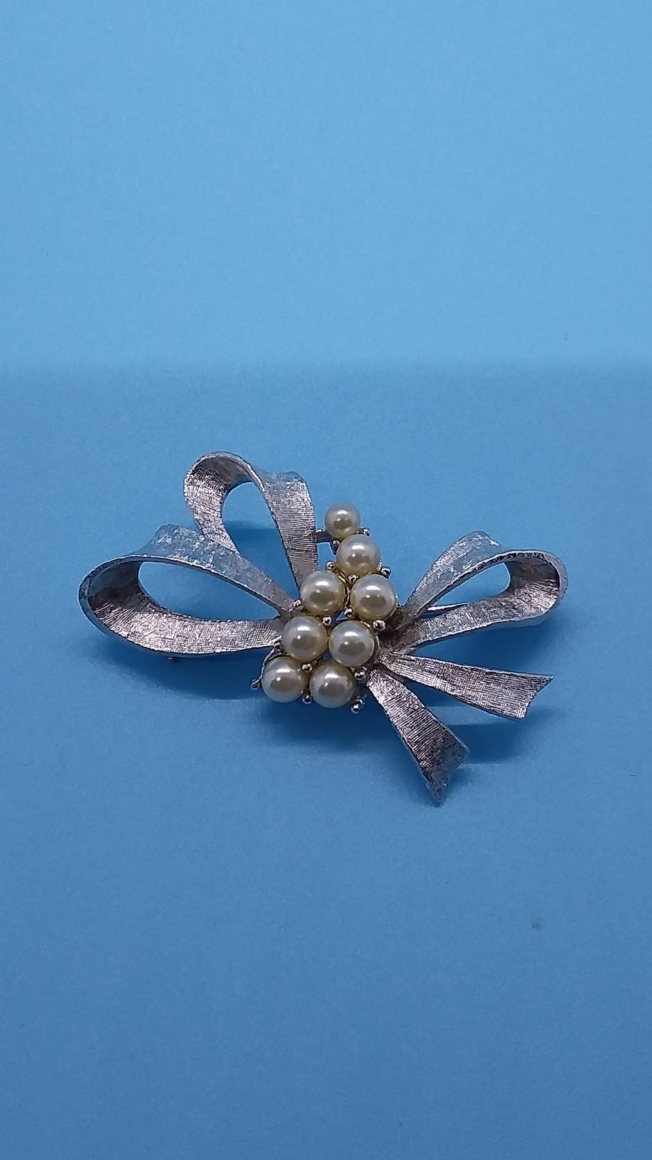 Jewelry, Brooch, Ribbon Brooch, Swags of Silver Tone Metal