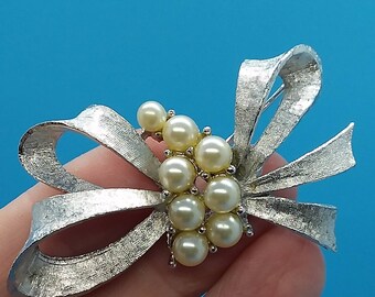 Jewelry, Brooch, Ribbon Brooch, Swags of Silver Tone Metal