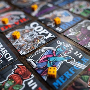 Tiny Tokens – Mikro MTG Tokenset mit 22 doppelseitigen Token + 7 Würfeln – edler RPG Stil – Alles was du brauchst!