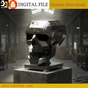 Puede incluir: Una escultura geométrica de metal con forma de calavera y acabado envejecido, montada sobre una base cuadrada. La escultura es de color gris oscuro con reflejos más claros, y el texto "DIGITAL FILE Instant download" es visible. El grosor del metal es de 3 mm.