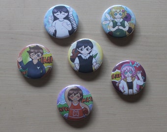 ピンズ・ピンバッジ・缶バッジ OMORI 2nd Snniversary Pin Set OMORI」－ レンチキュラーピンバッジコンボ - Fangamer Japan