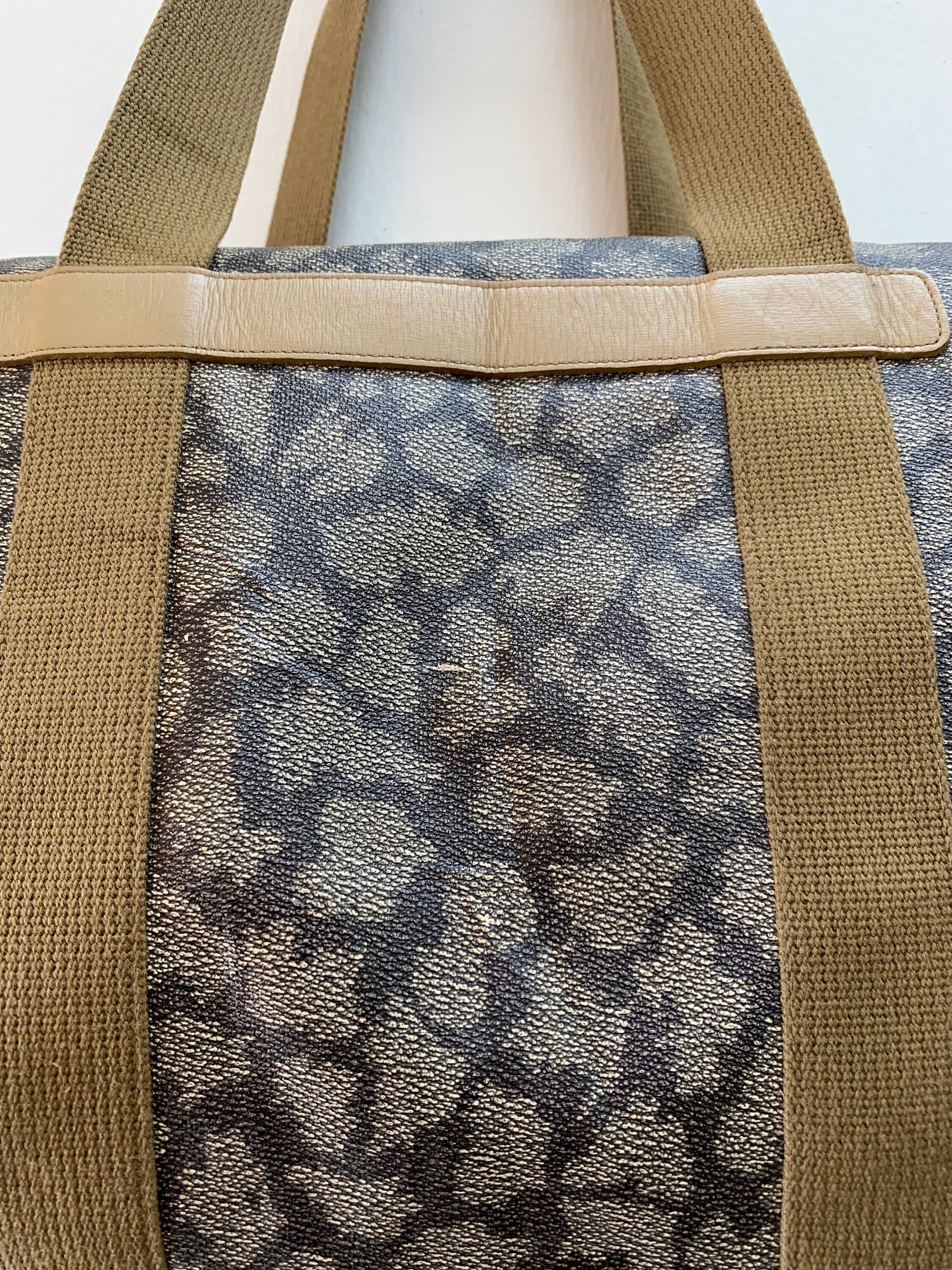 【美品】Yves Saint Laurent ヴィンテージ ジラフ 大判トート Yves Saint Laurent Authentic Vintage PVC Canvas Giraffe