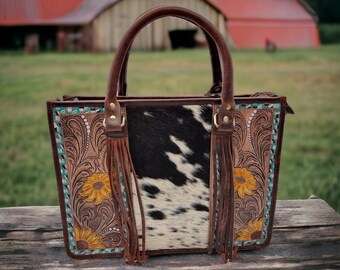 Western-style Tote bag / Turse / Handbag with Genuine Cowhide and Tooled Leather - Medium sized - Statement Bag / Shoulder bag