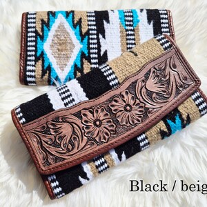 Portefeuille / pochette de style sud-ouest - 3 volets - Laine de style aztèque + garniture en cuir véritable repoussé