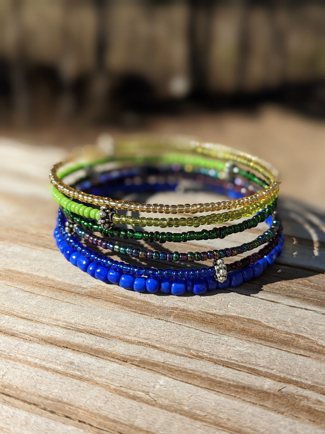 Peacock Memory Wire Wrap Bohemian Seed Bead Bracelet in Blue