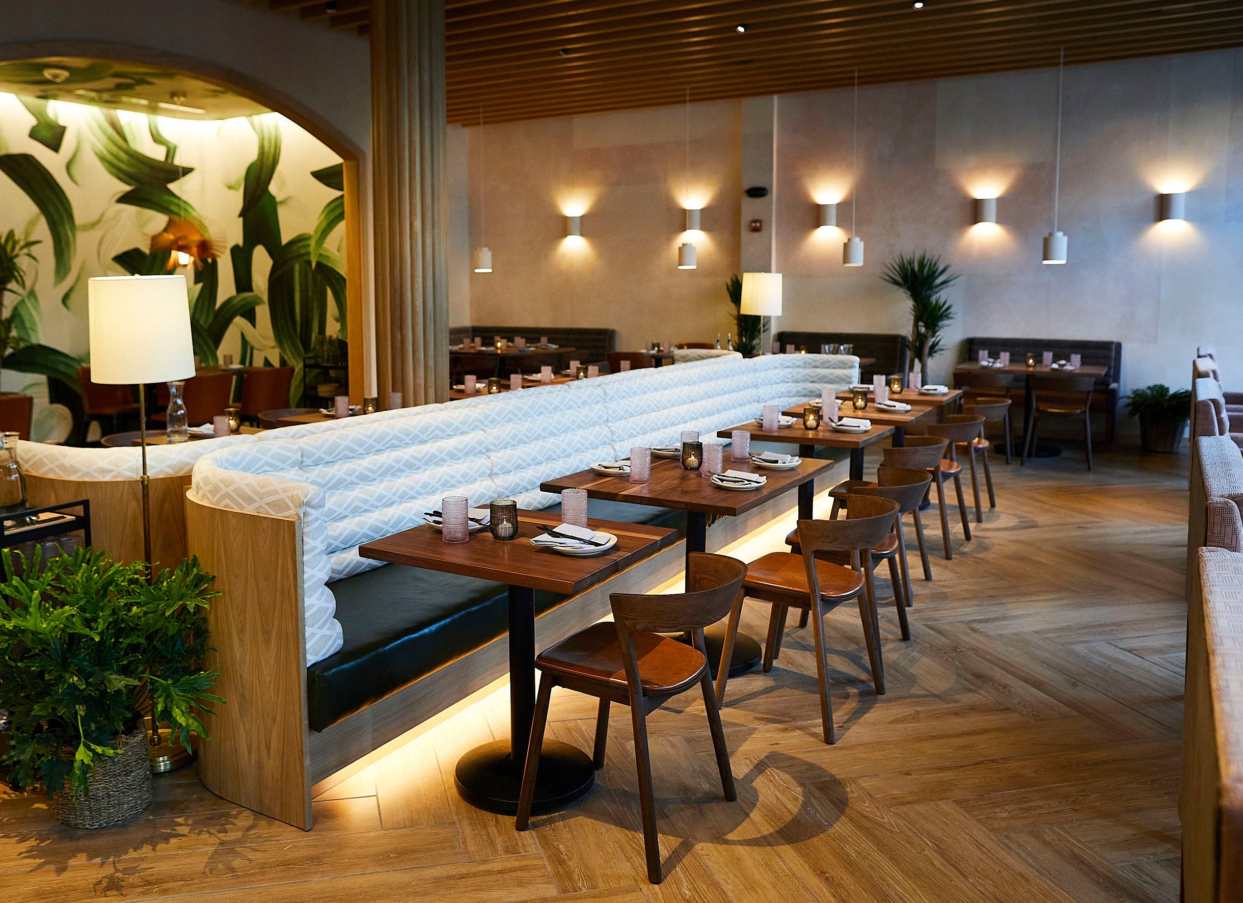 Custom Banquette Double Booths, Restaurant Tables, Restaurant