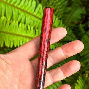 Caneta-tinteiro personalizada Black Cherry | Caneta-tinteiro sem kit | Feita à mão | Cypress nº 6 | Presente perfeito