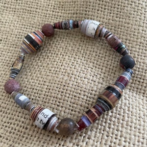 paper bead bracelet 7&quot; (M) made from National Geographic magazines