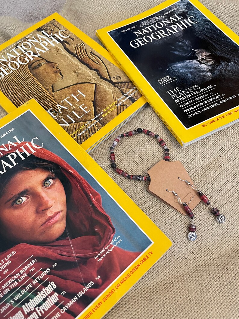 Paper Bead Bracelet With Penguin, Made From National Geographic