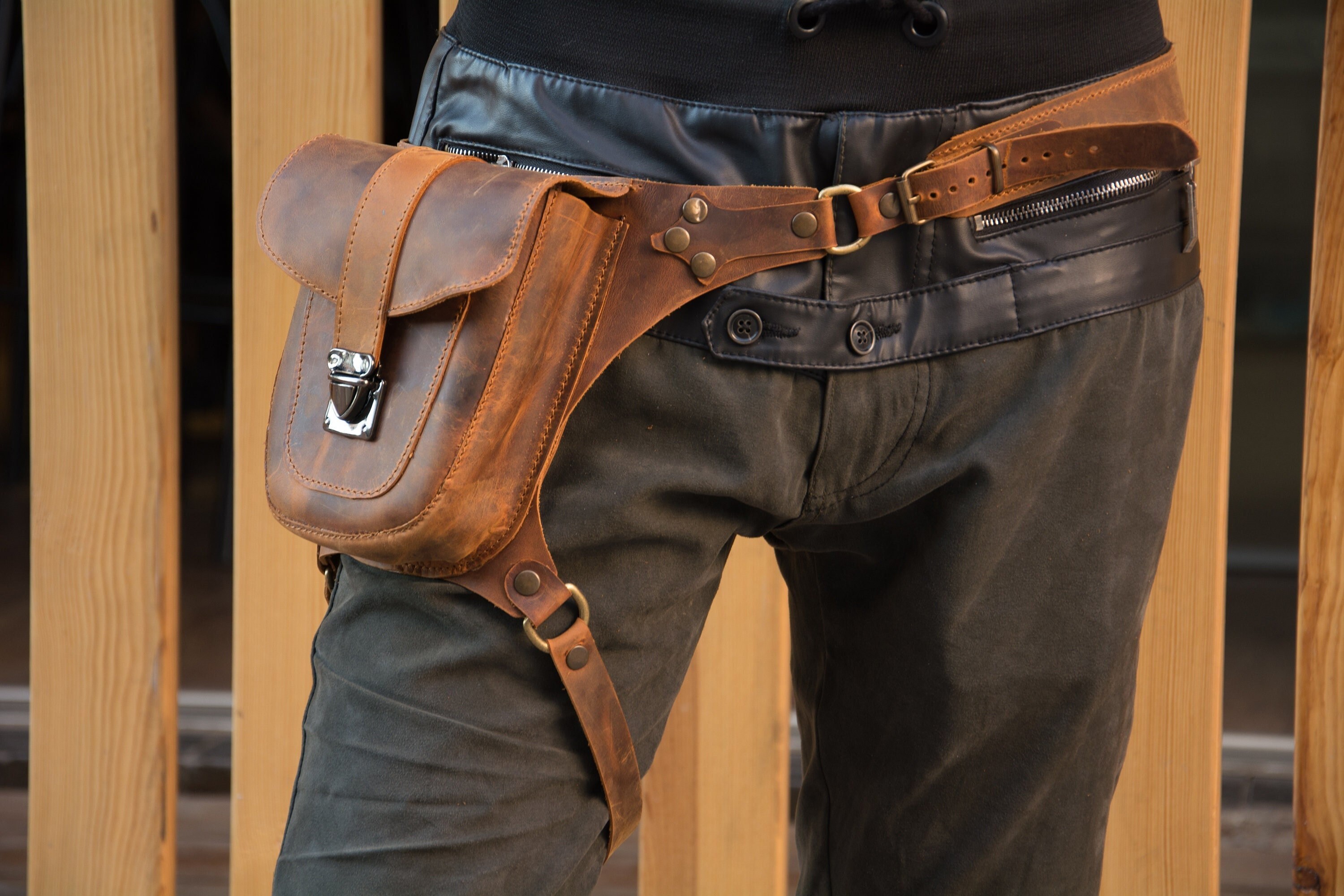 leather hip pouch