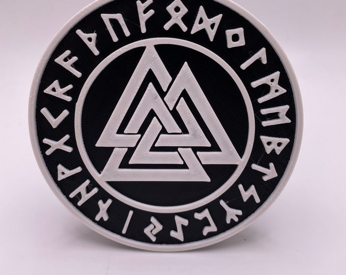 Odin’s Knot | Trailer Hitch Cover | Tow Hitch Cover | Receiver Hitch Cover | Valknut | 3D Printed