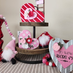 Heart with felt flowers, polka-dot, striped heart, nursery,Valentine&#39;s day decor