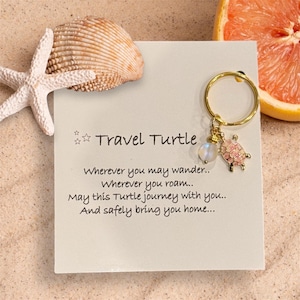 Reise Schildkröte Mondstein Schlüsselanhänger-Glücksschildkröte Anhänger mit Inspirationskarte für sichere Reisen, Schildkröte Taschenanhänger, Geschenke für Freunde