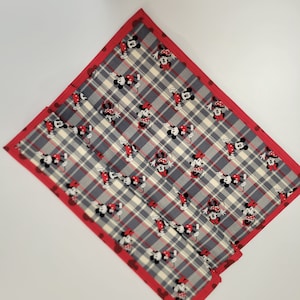 Mickey and Minnie Mouse Table Runner