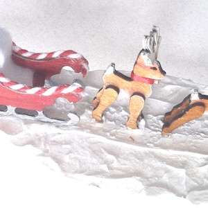 Quarter Scale Sleigh and Deer on Base - ideal for Dollhouse Christmas display