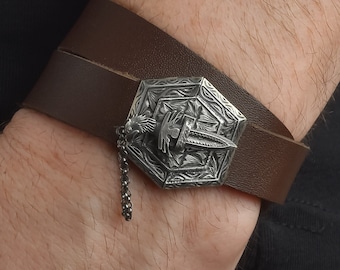 Pulsera de cuero marrón para hombre hecha a mano en plata de ley: cierre con espada y águila grabada