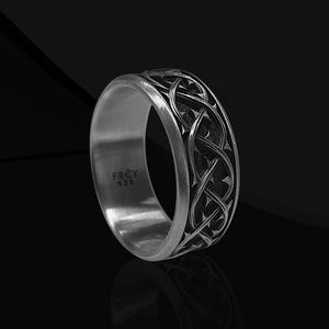 Anillo de bodas de plata con corona de espinas para hombre y mujer. Anillo de plata de ley con crucifijo y motivos de corona de espinas. Anillo de plata de ley grabado.