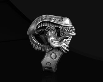 Sci Fi Alien Xenomorph Personalized Ring: Handmade Space Creature Movie inspired Jewelry
