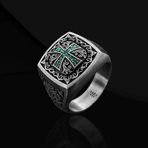 Maltese Cross Signet Ring: Green Zircon, Sterling Silver Templer Symbol
