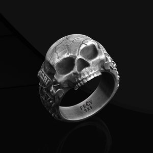 Memento Mori 925 Sterling Silver Skull Ring, Silver Signet Skull Ring for Men, Personalized Skull Ring, Men Skull Biker Ring Gift for Him