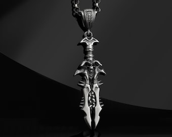 Ręcznie oksydowany naszyjnik z wisiorkiem w kształcie miecza gladiatora ze srebra próby 925