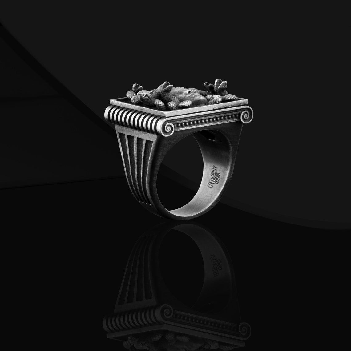 GREEK GORGON MEDUSA SILVER RING main image 0