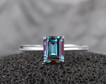 Vintage Emerald Cut Alexandrite solitaire verlovingsring, unieke 925 sterlingzilver witgouden trouwring, juni Birthstone beloftering