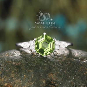 Vintage Hexagon Peridot Engagement Ring, Unique 14K White Gold /Silver Green Peridot Wedding Ring, August Birthstone Promise Ring for Women